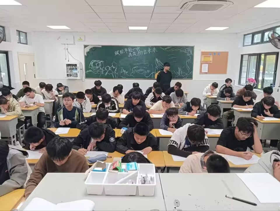 机电工程系举行“学规范用规范”知识竞赛活动 机电工程系举行“学规范用规范”知识竞赛活动