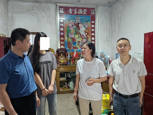 信息工程系开展“三访三送”送温暖活动 信息工程系开展“三访三送”送温暖活动