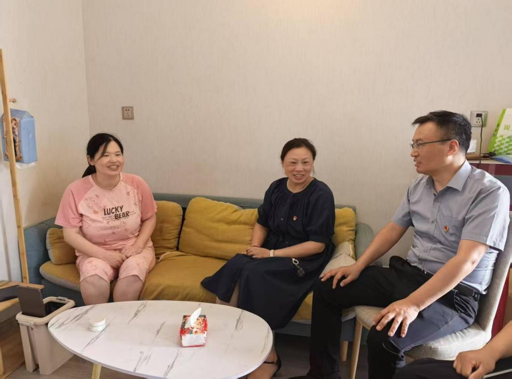 情暖学子心 携手共成长<br>——基础部党支部开展'三访三送'活动 情暖学子心 携手共成长<br>——基础部党支部开展'三访三送'活动