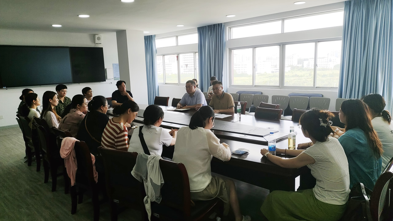 强化师德师能,打造优质师资<br>——我校2025年暑期教师校本培训纪实 强化师德师能,打造优质师资<br>——我校2025年暑期教师校本培训纪实