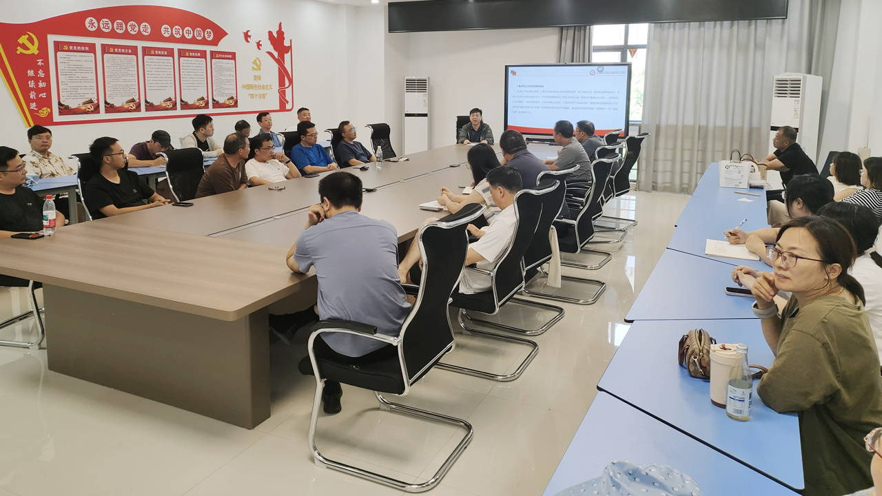 强化师德师能,打造优质师资<br>——我校2025年暑期教师校本培训纪实 强化师德师能,打造优质师资<br>——我校2025年暑期教师校本培训纪实